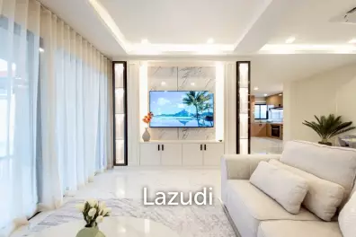 5 Beds 4 Baths 450 SQ.M. Villa In Thepprasit