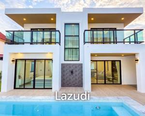 5 Beds 4 Baths 450 SQ.M. Villa In Thepprasit