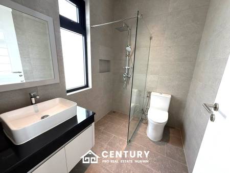 650 ตร.ม 3 เตียง 3 อาบน้ำ วิลล่า For ขาย