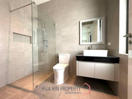 3 Bed 4 Bath 220 SQ,M Highland Villas 3