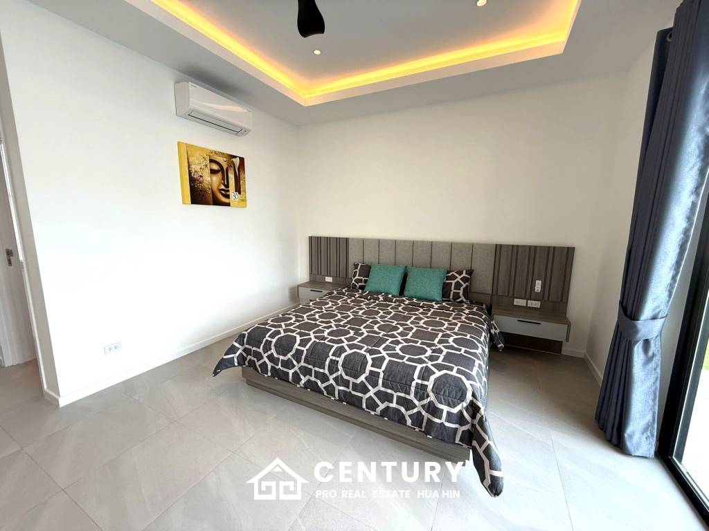 650 ตร.ม 3 เตียง 3 อาบน้ำ วิลล่า For ขาย