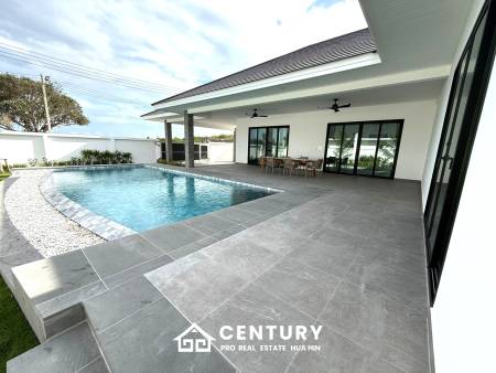 650 ตร.ม 3 เตียง 3 อาบน้ำ วิลล่า For ขาย