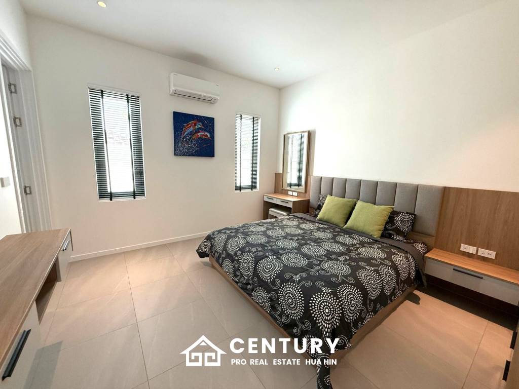 650 ตร.ม 3 เตียง 3 อาบน้ำ วิลล่า For ขาย