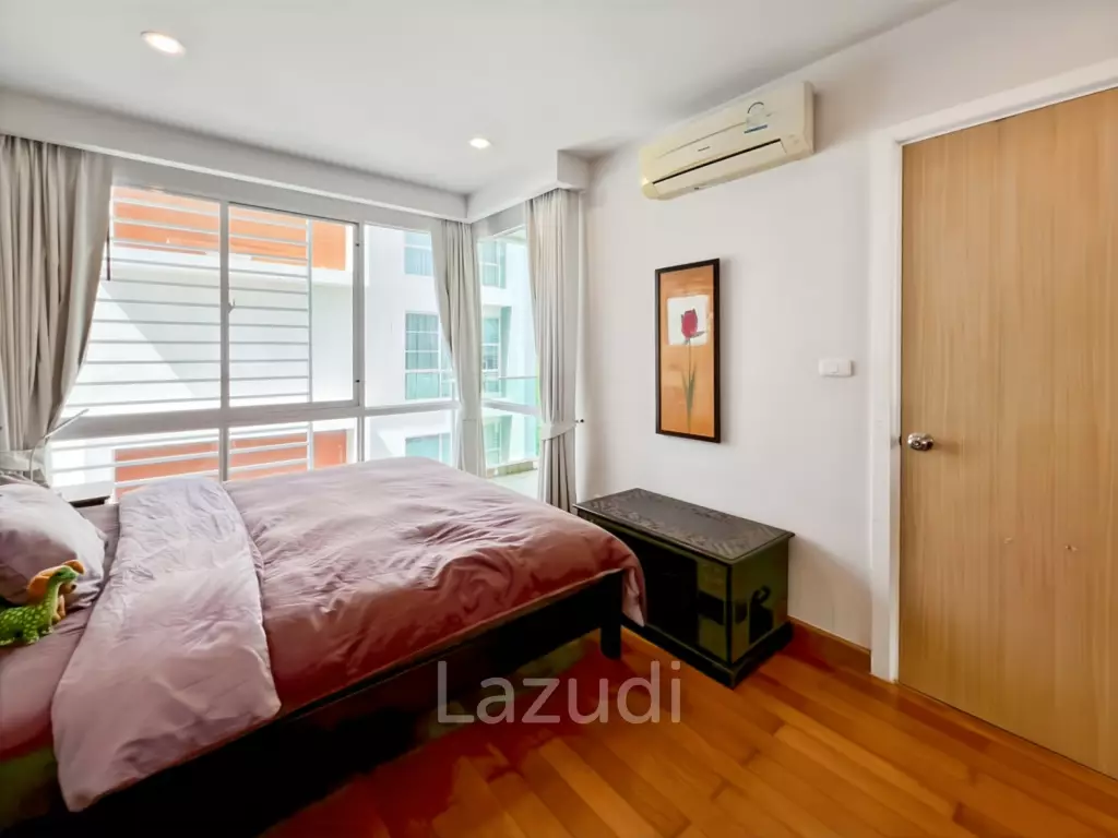 The Breeze Condo - Spacious 1-Bedroom Corner Unit