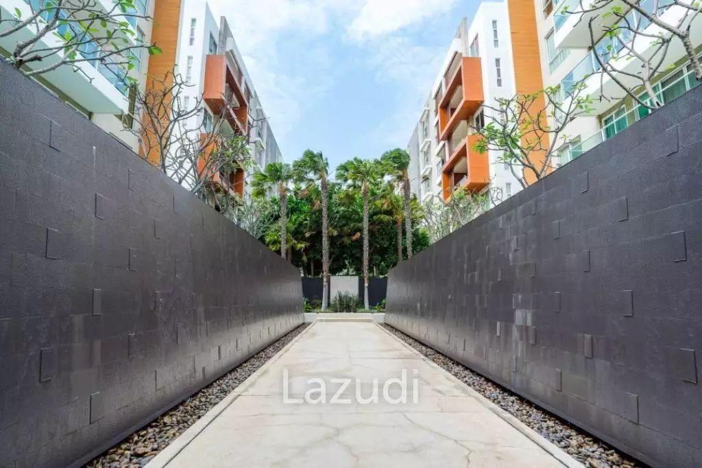 The Breeze Condo - Spacious 1-Bedroom Corner Unit