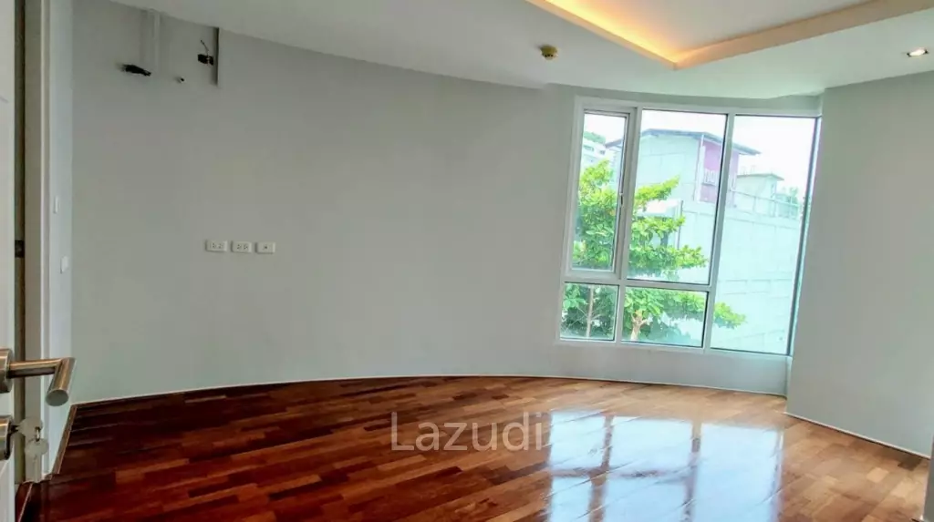 1 Bedroom 1 Bathroom 50 Sq.m Beverly 33