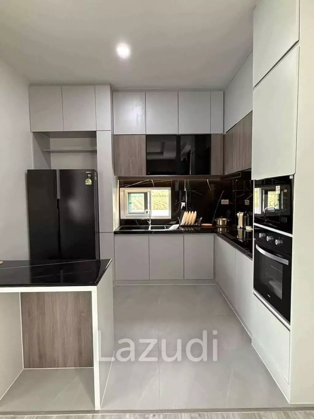 5 Bedrooms 5 Bathrooms 260 SQ.M. Araya Home