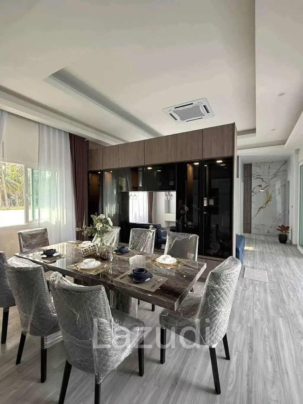 5 Bedrooms 5 Bathrooms 260 SQ.M. Araya Home