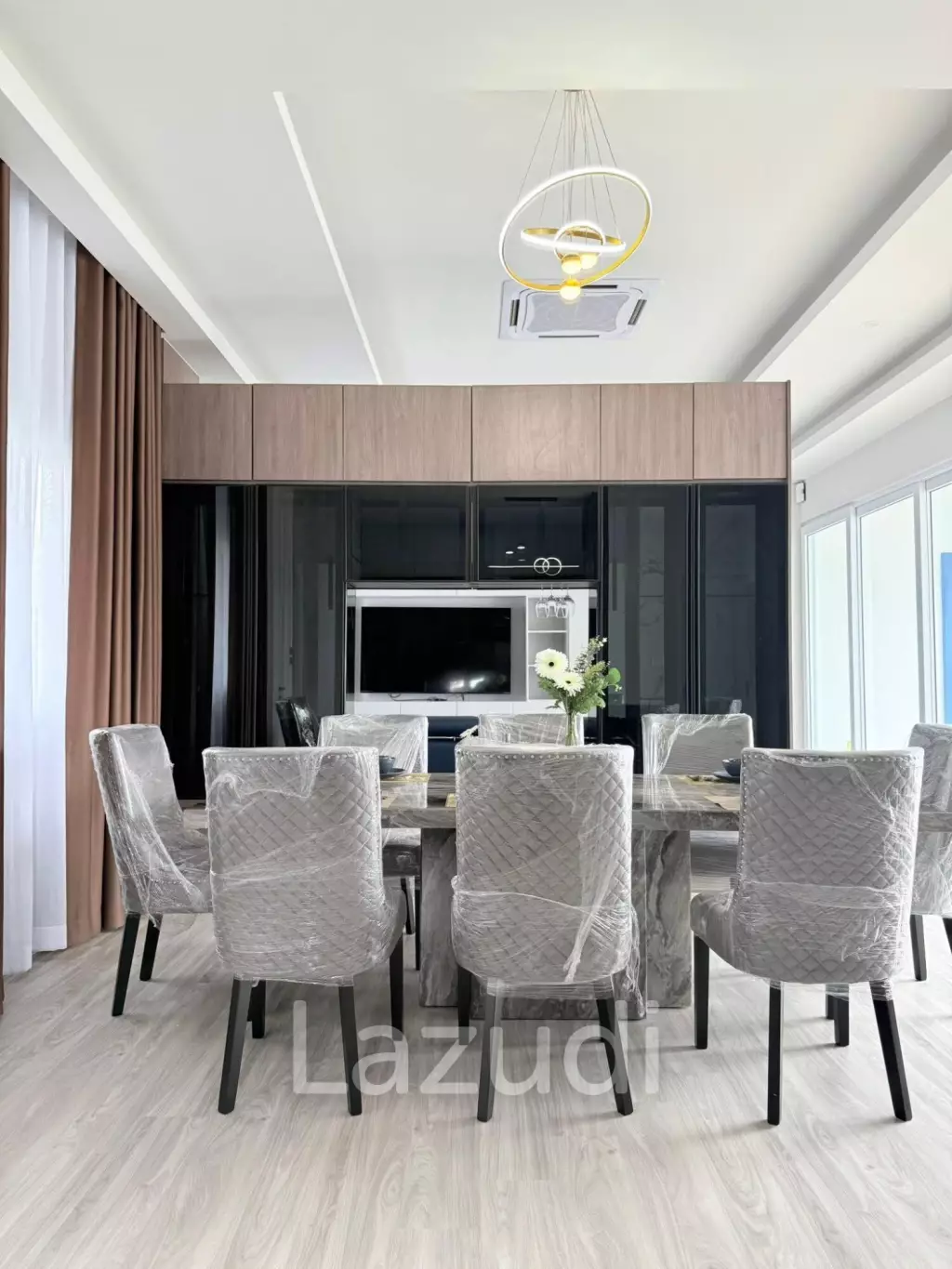 4 Bedrooms 4 Bathrooms 260 SQ.M. Araya Home