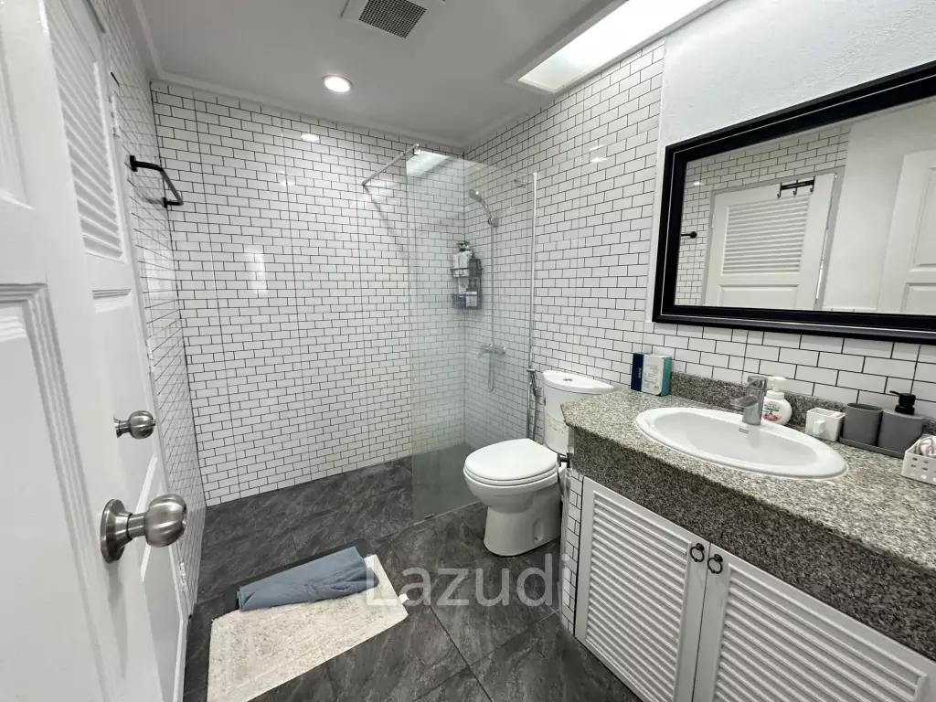 2 Bedroom 1 bathroom condo 65 Sq.m.at  Sukhumvit Park