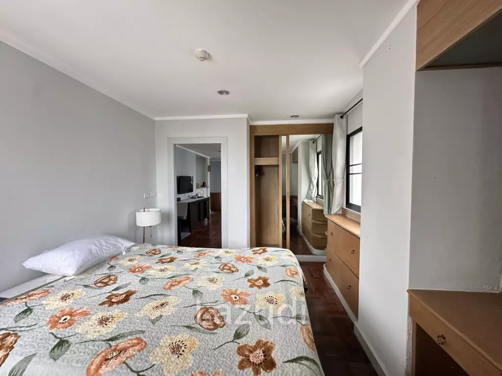 2 Bedroom 1 bathroom condo 65 Sq.m.at  Sukhumvit Park