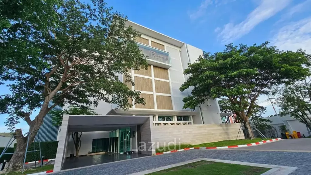 Beachfront Modern Condo 2 bed 2 bath.