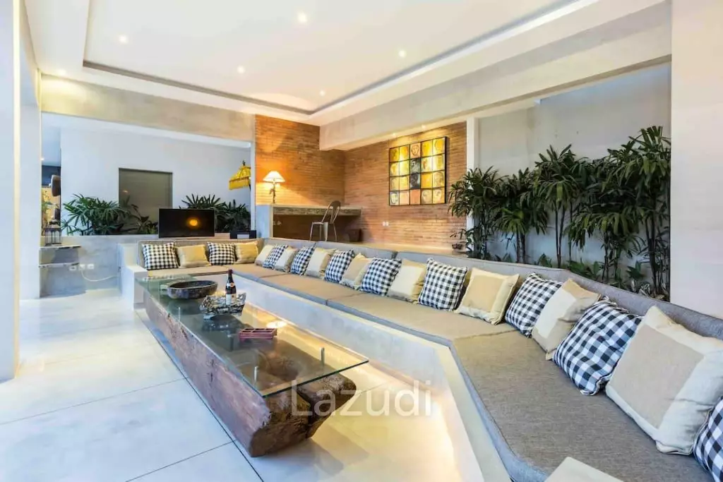 Luxury art deco Villa in prime area of Seminyak