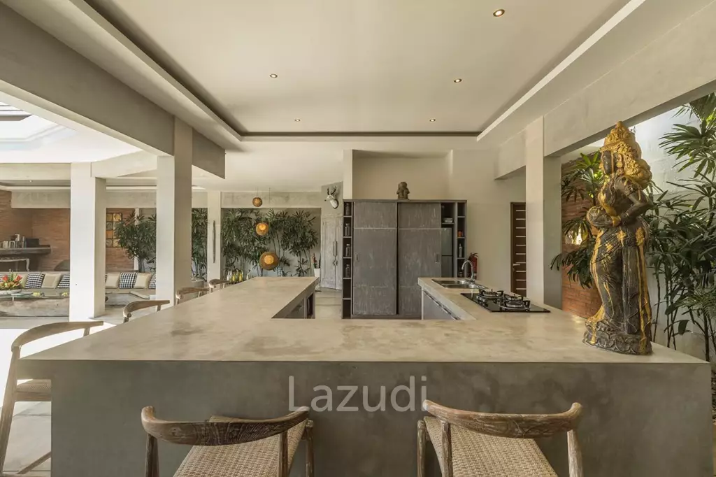 Luxury art deco Villa in prime area of Seminyak