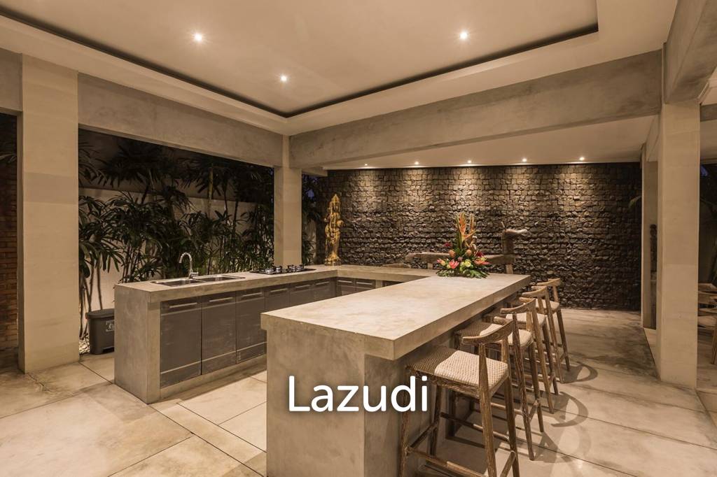 Luxury art deco Villa in prime area of Seminyak
