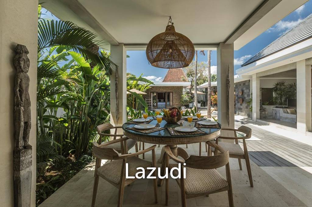 Luxury art deco Villa in prime area of Seminyak