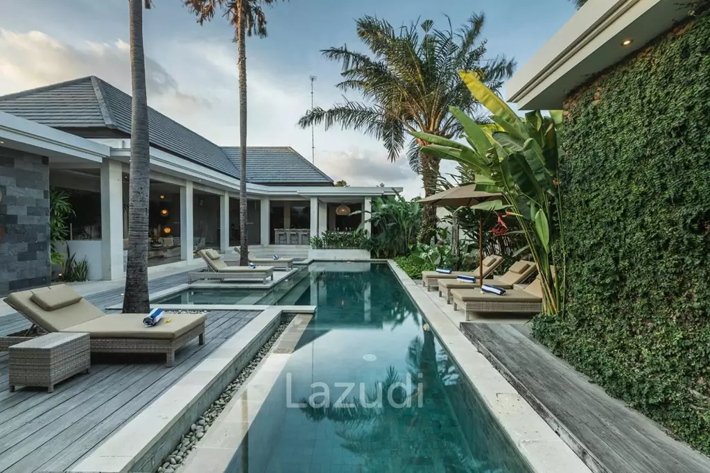 Luxury art deco Villa in prime area of Seminyak