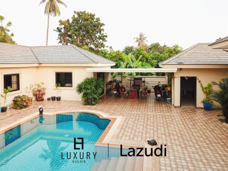 Cha Am / Green Beach Village: Villa avec piscine de 3 chambres sur un terrain de 300 qm.