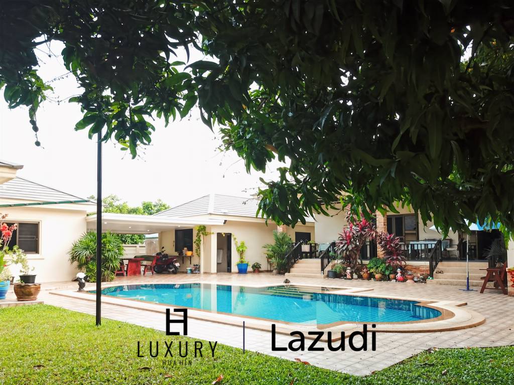 Cha Am / Green Beach Village: Villa avec piscine de 3 chambres sur un terrain de 300 qm.