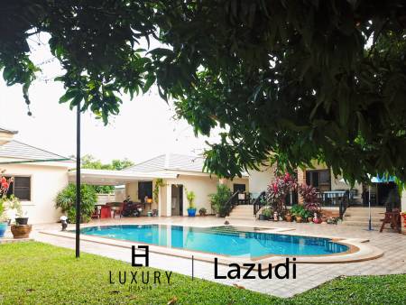 Cha Am / Green Beach Village: Villa avec piscine de 3 chambres sur un terrain de 300 qm.