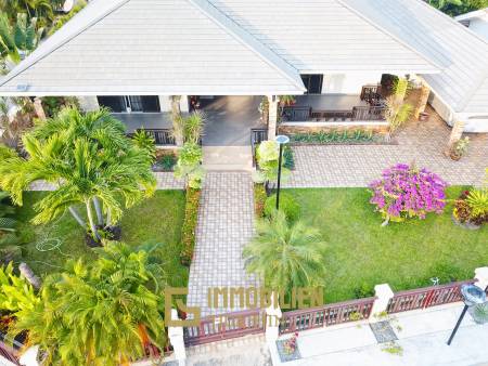 Cha Am / Green Beach Village: Villa avec piscine de 3 chambres sur un terrain de 300 qm.