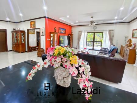 Cha Am / Green Beach Village: Villa avec piscine de 3 chambres sur un terrain de 300 qm.