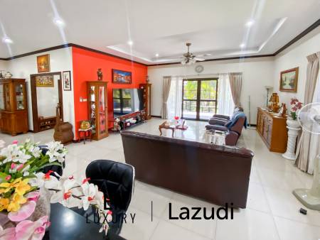 Cha Am / Green Beach Village: Villa avec piscine de 3 chambres sur un terrain de 300 qm.