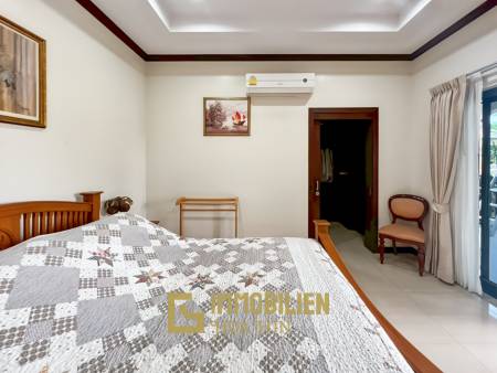 Cha Am / Green Beach Village: Villa avec piscine de 3 chambres sur un terrain de 300 qm.