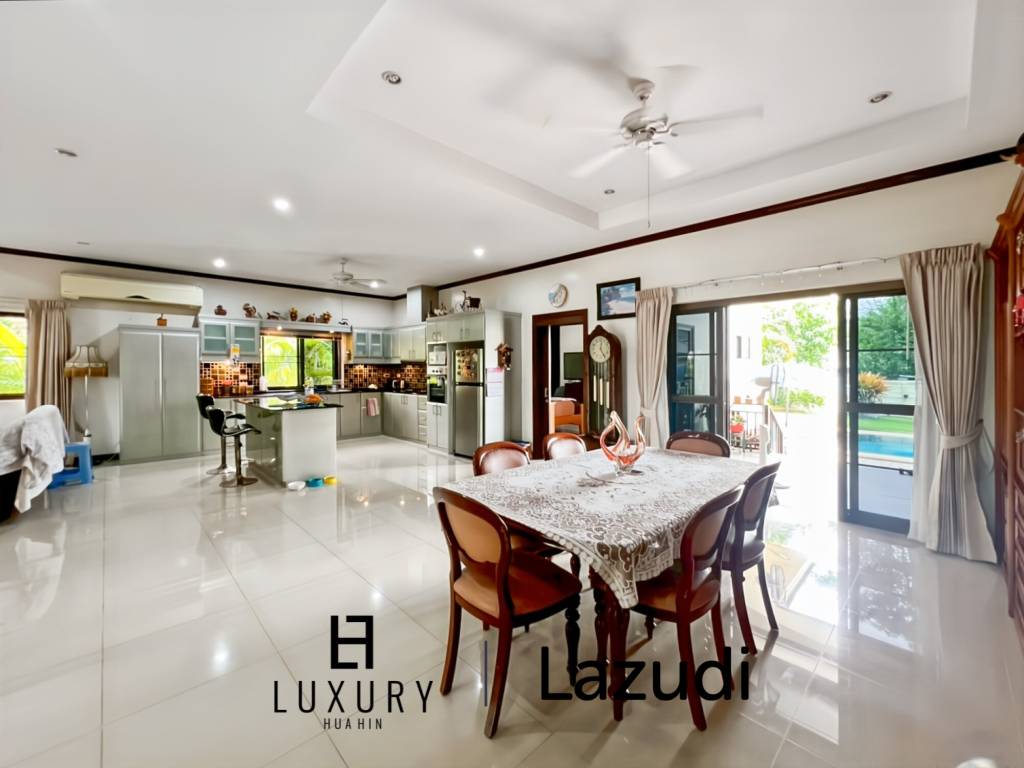 Cha Am / Green Beach Village: Villa avec piscine de 3 chambres sur un terrain de 300 qm.