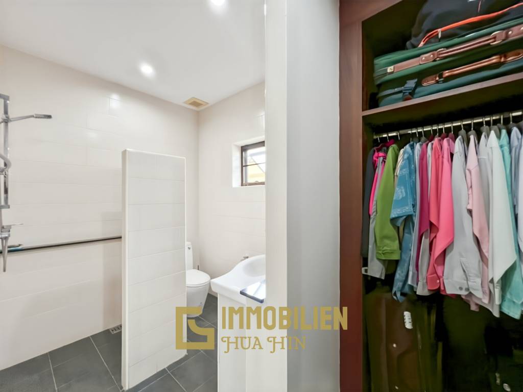 Cha Am / Green Beach Village: Villa avec piscine de 3 chambres sur un terrain de 300 qm.