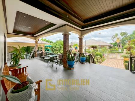 Cha Am / Green Beach Village: Villa avec piscine de 3 chambres sur un terrain de 300 qm.