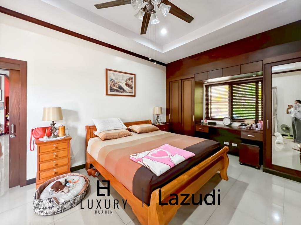 Cha Am / Green Beach Village: Villa avec piscine de 3 chambres sur un terrain de 300 qm.