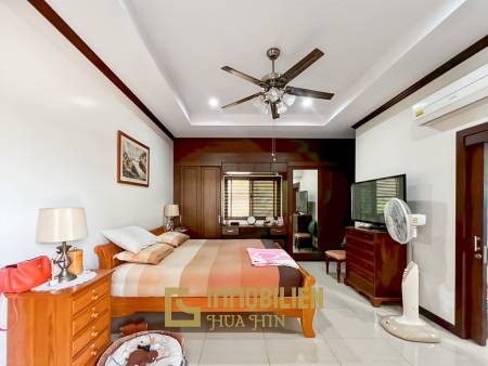 Cha Am / Green Beach Village: Villa avec piscine de 3 chambres sur un terrain de 300 qm.