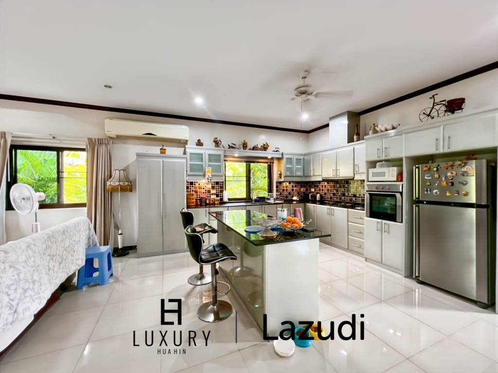 Cha Am / Green Beach Village: Villa avec piscine de 3 chambres sur un terrain de 300 qm.