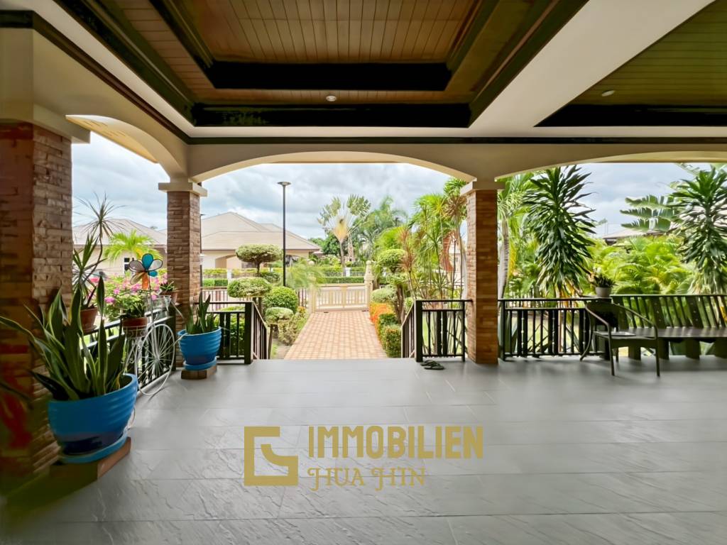 Cha Am / Green Beach Village: Villa avec piscine de 3 chambres sur un terrain de 300 qm.