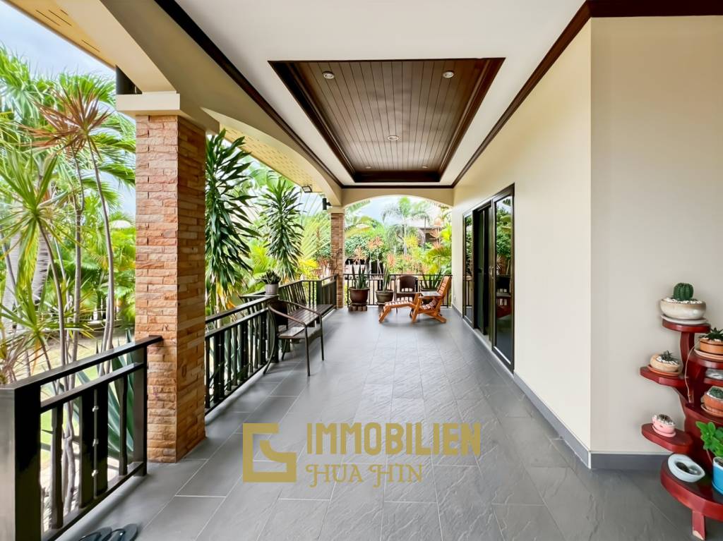 Cha Am / Green Beach Village: Villa avec piscine de 3 chambres sur un terrain de 300 qm.