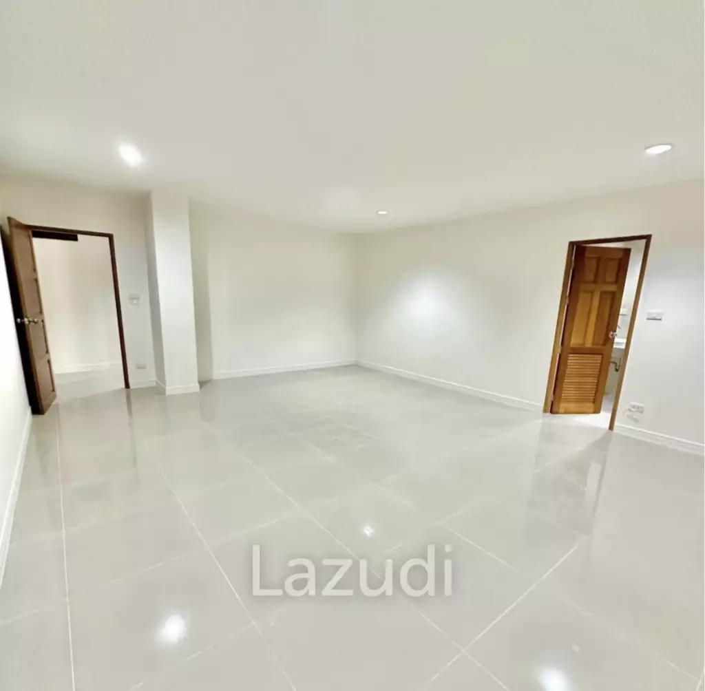 BAAN KLANG CONDO : Great value 2 bed with 130 SQM.