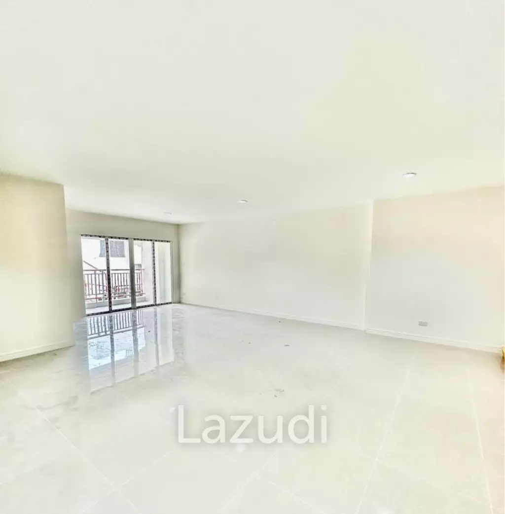 BAAN KLANG CONDO : Great value 2 bed with 130 SQM.