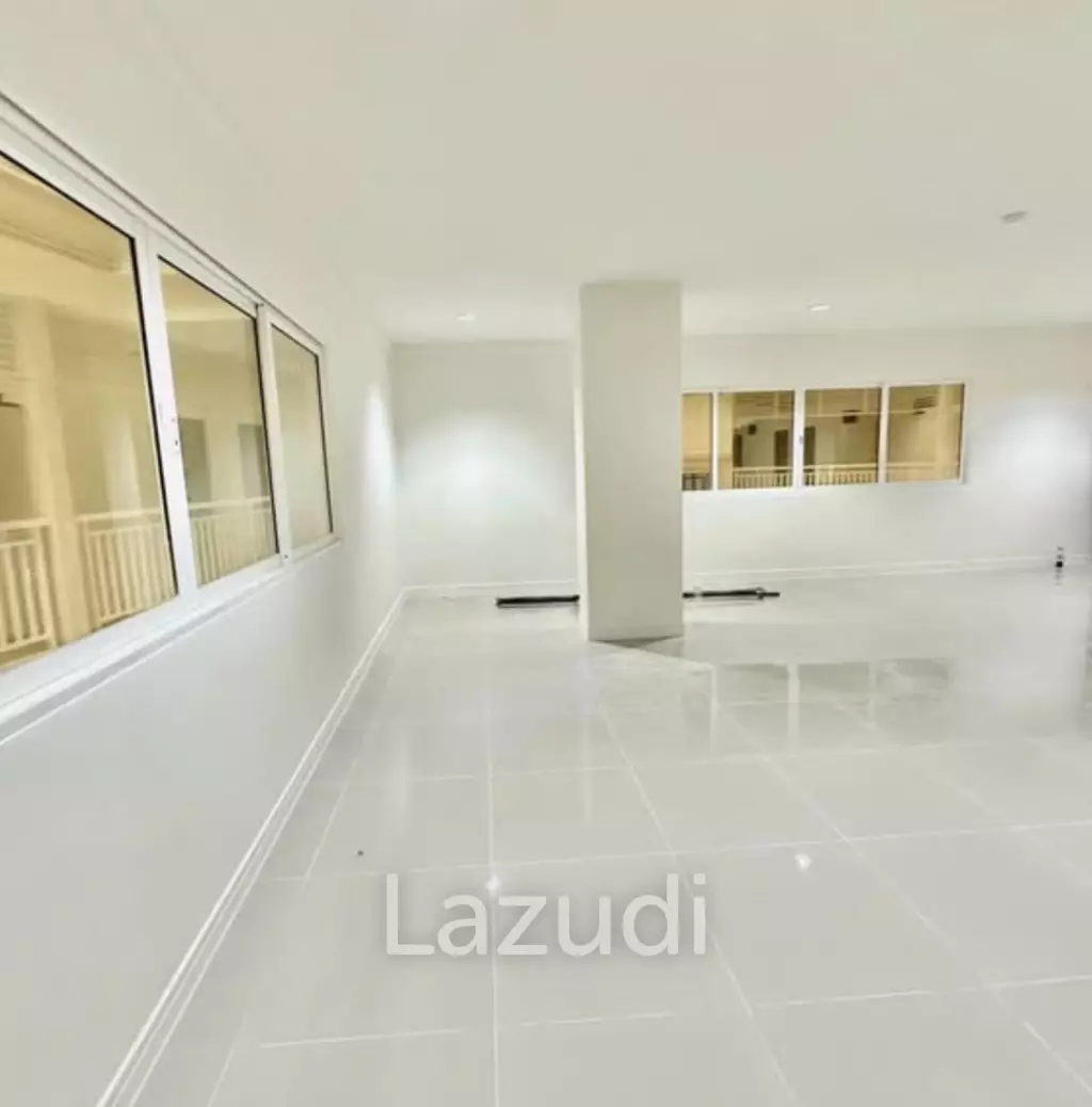 BAAN KLANG CONDO : Great value 2 bed with 130 SQM.