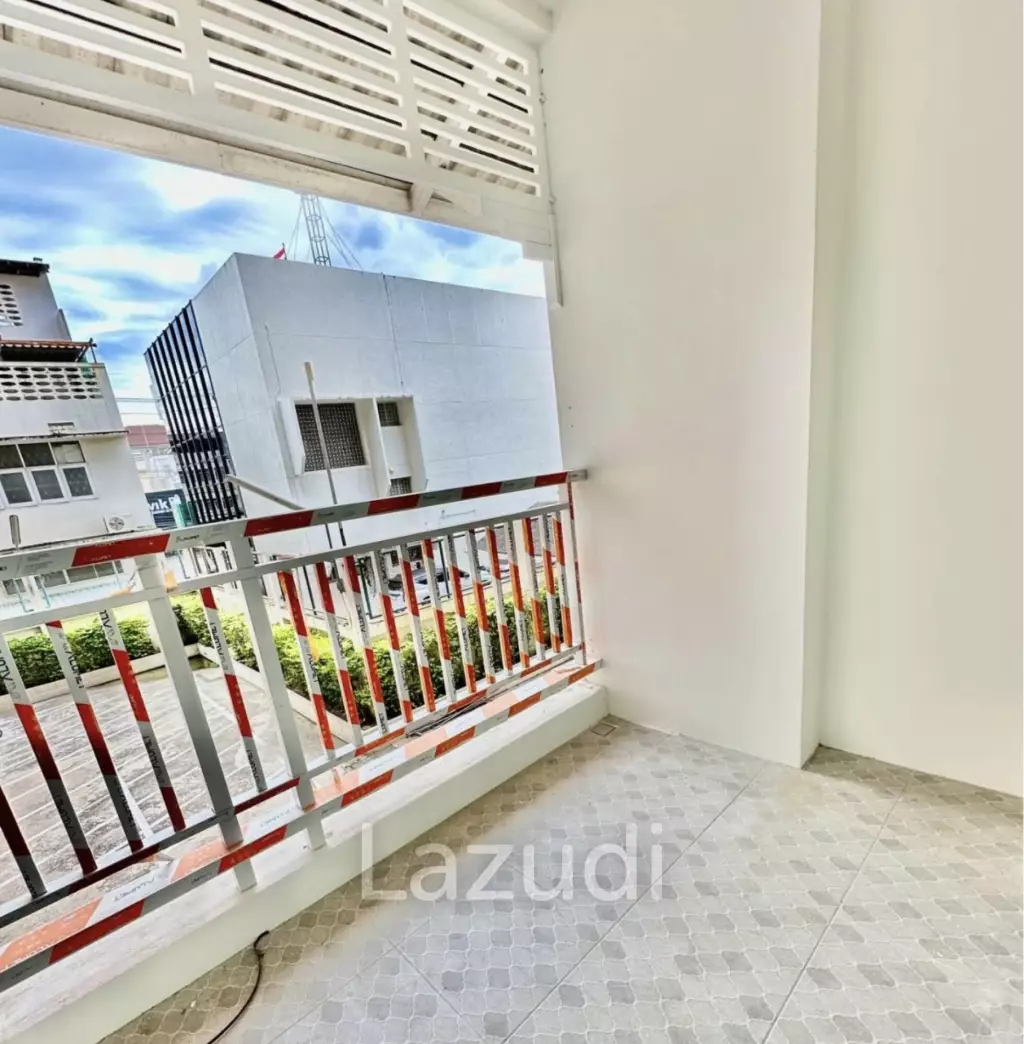 BAAN KLANG CONDO : Great value 2 bed with 130 SQM.