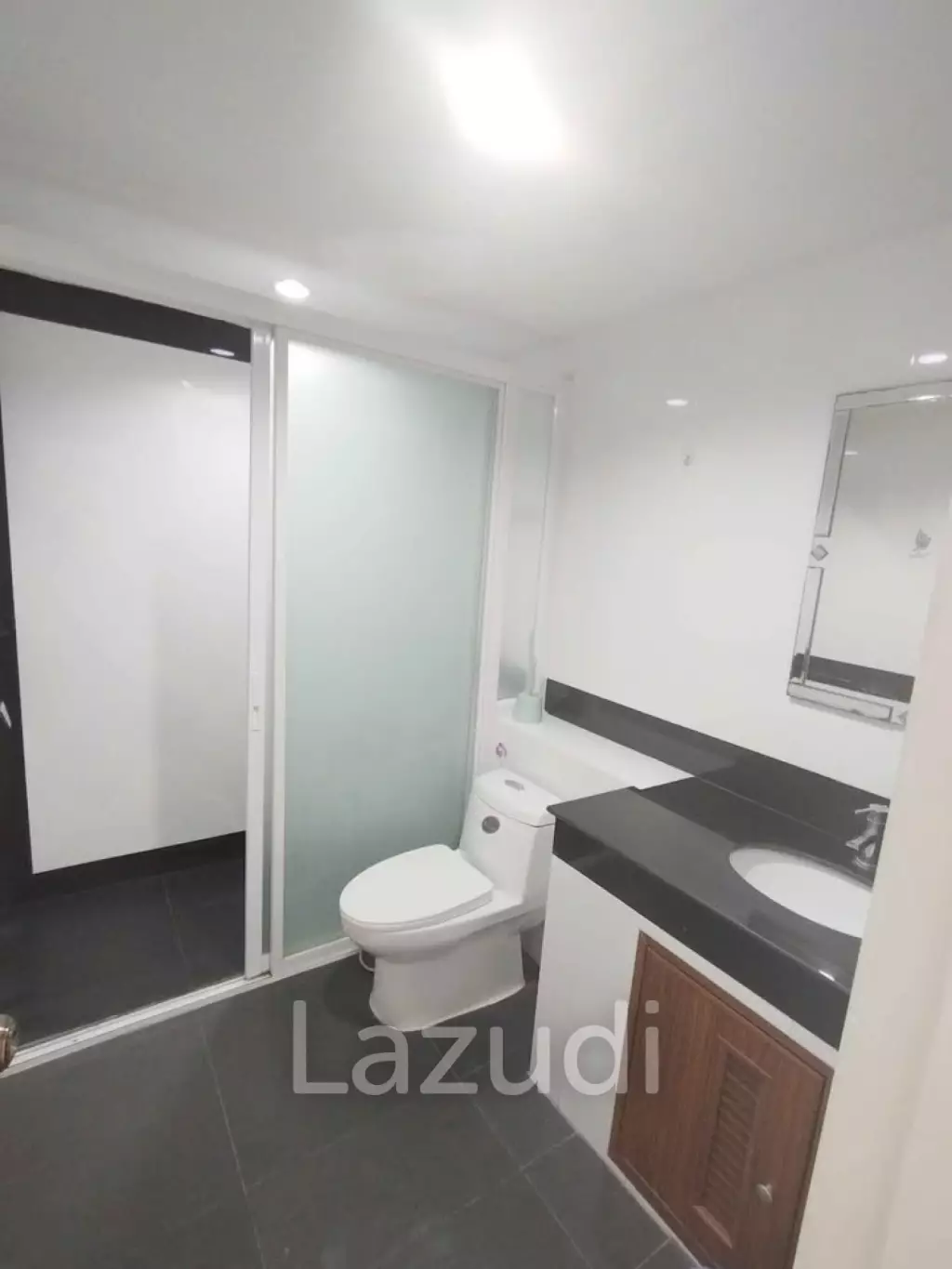 Top Floor Panoramic Beachview 3 bed, 2 bath