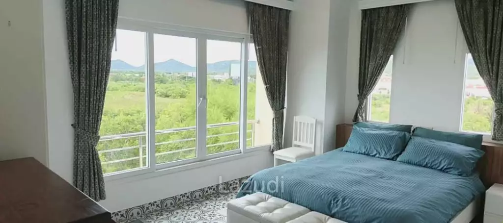 Top Floor Panoramic Beachview 3 bed, 2 bath