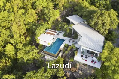 An elegant and exceptional villa of elegance and harmony with potential development
