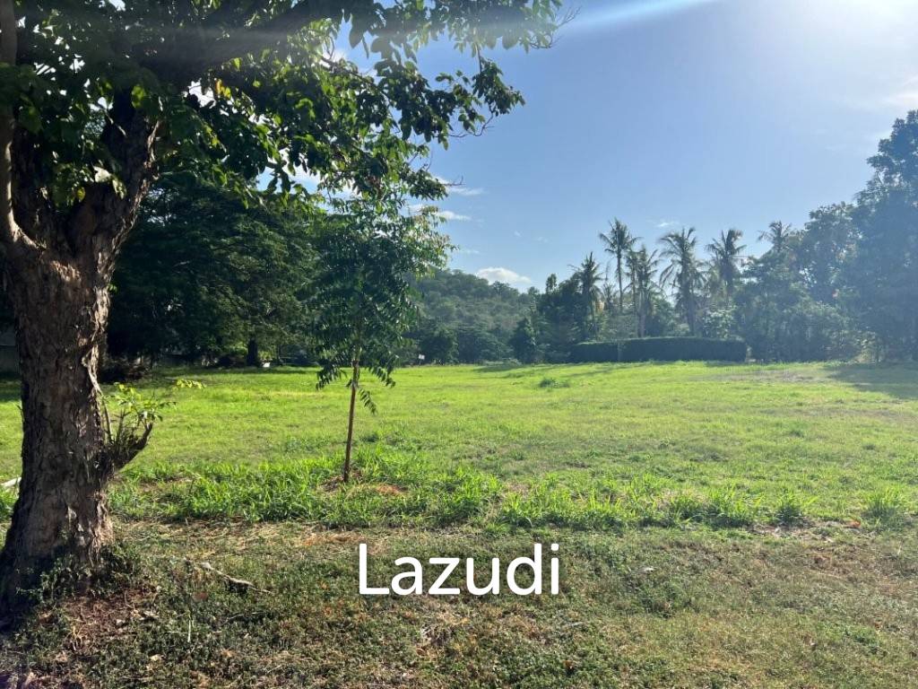 PALM HILLS : 2400 sqm Plot