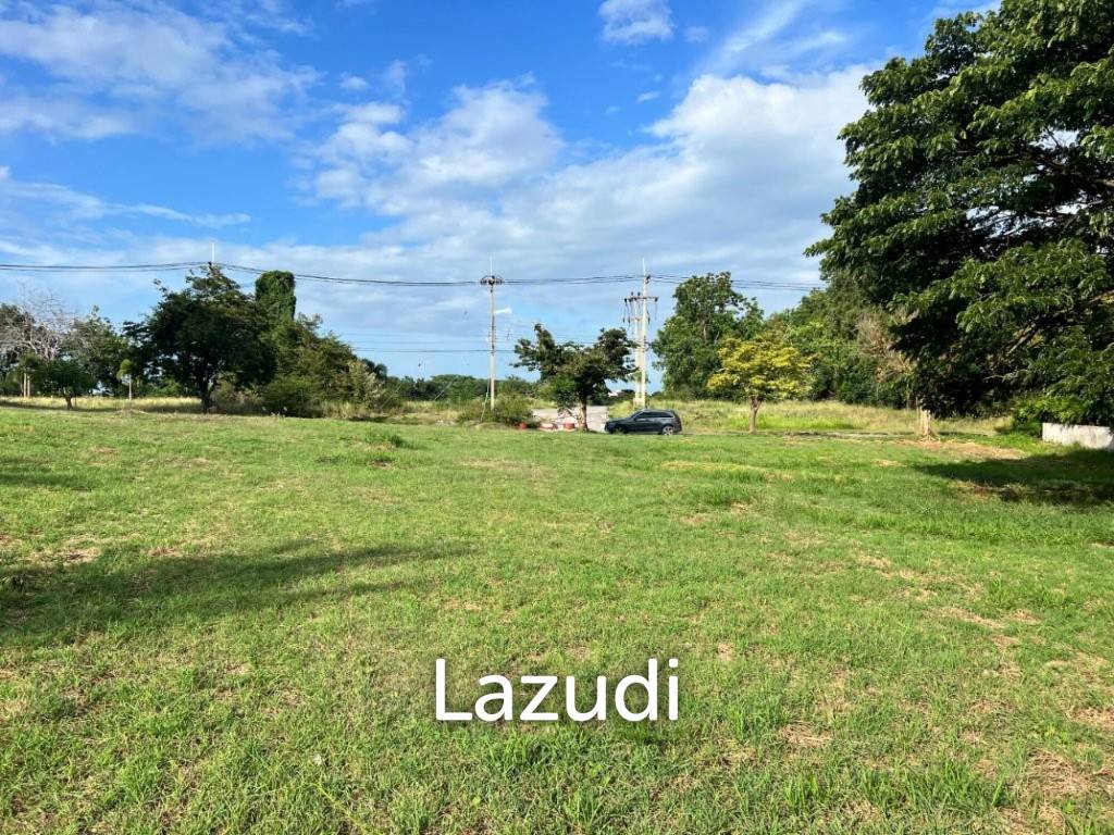 PALM HILLS : 2400 sqm Plot