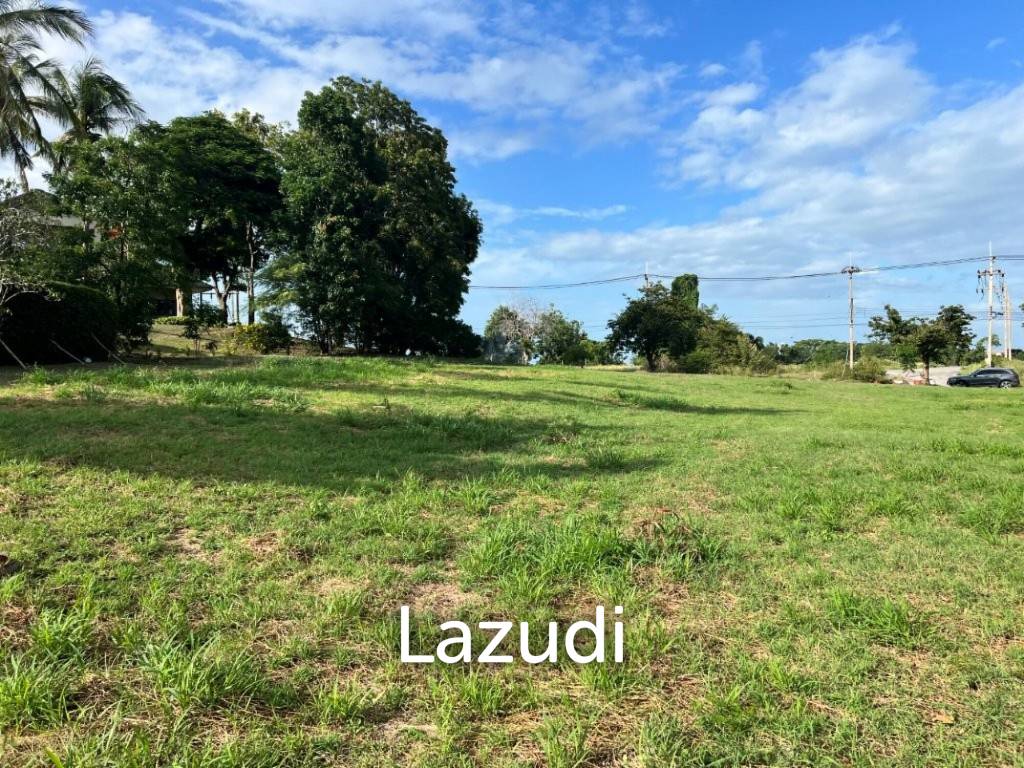 PALM HILLS : 2400 sqm Plot