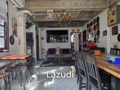 Restaurant Bar And Guest House In Central Pattaya