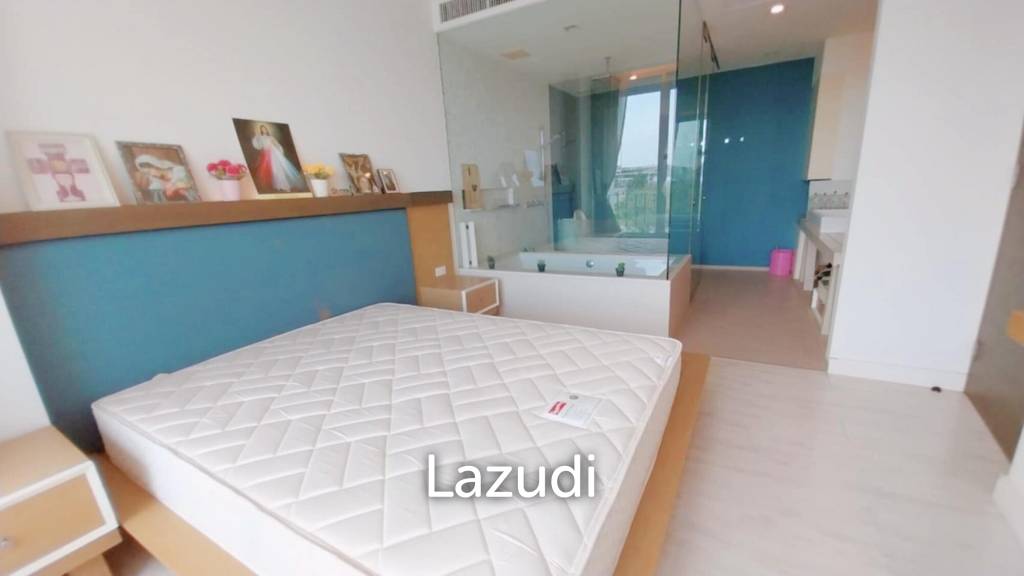 Ocas: Beachfront 2-Bedroom Condo with Resort-Style