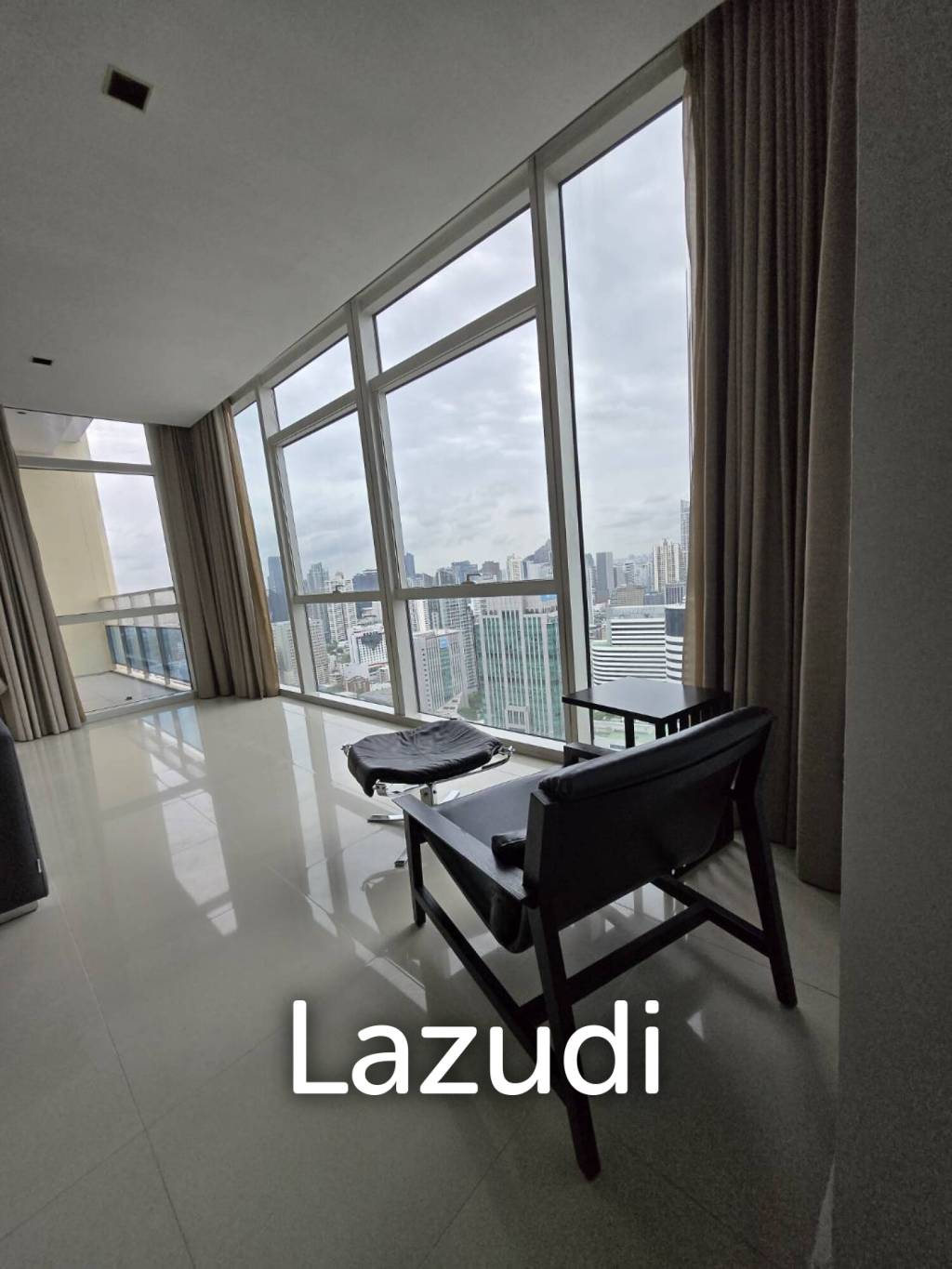 3 Bedroom  3 Bathroom 196 SQ.M Athenee Residence