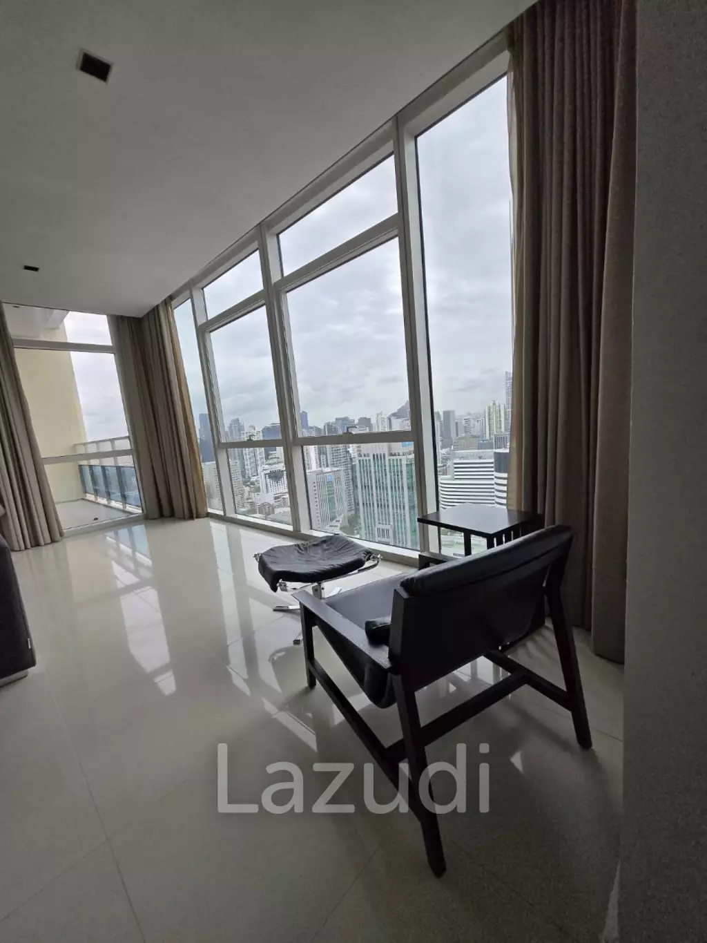 3 Bedroom  3 Bathroom 196 SQ.M Athenee Residence